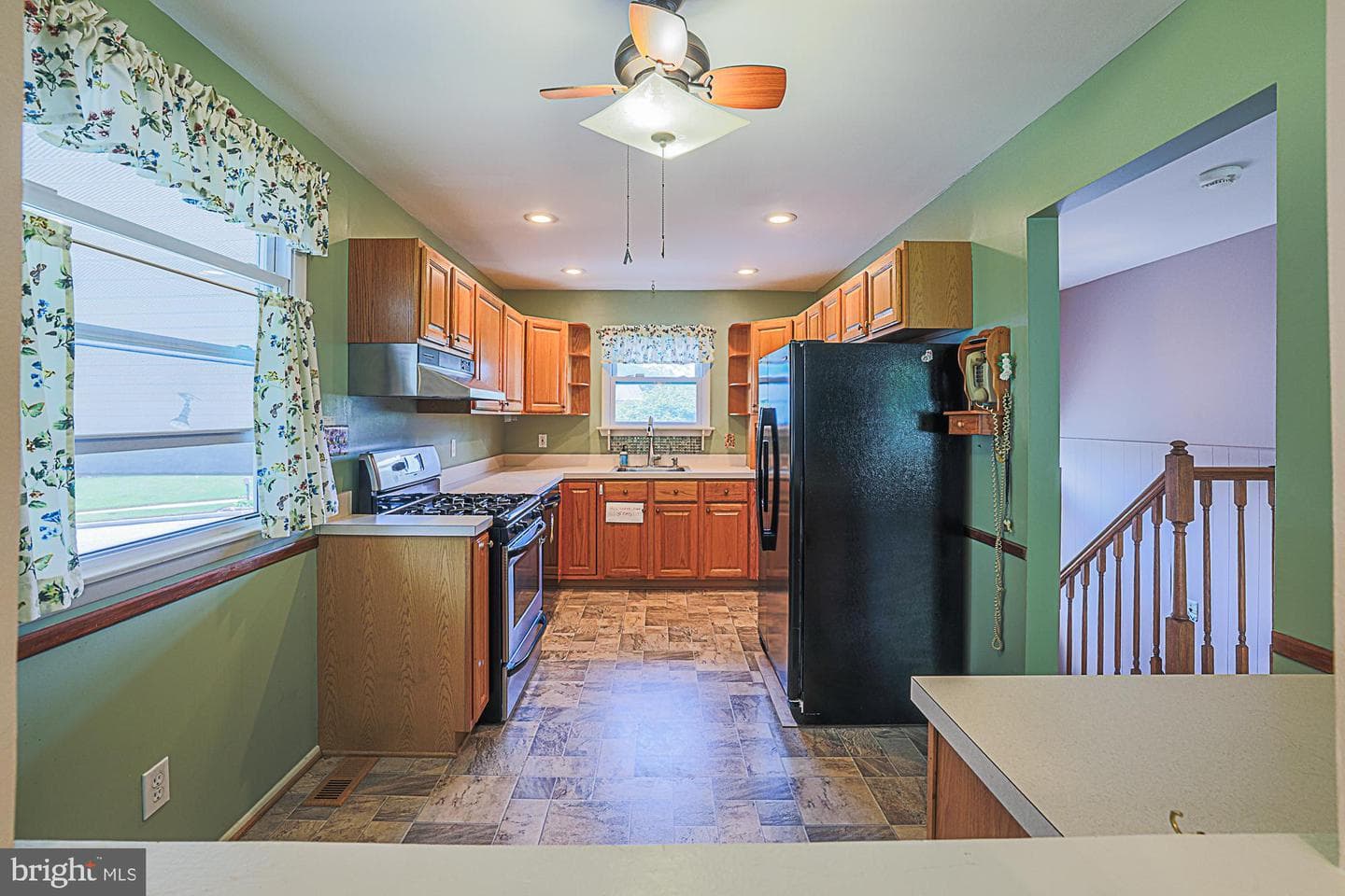 9106 Sandra Park Road photo 11