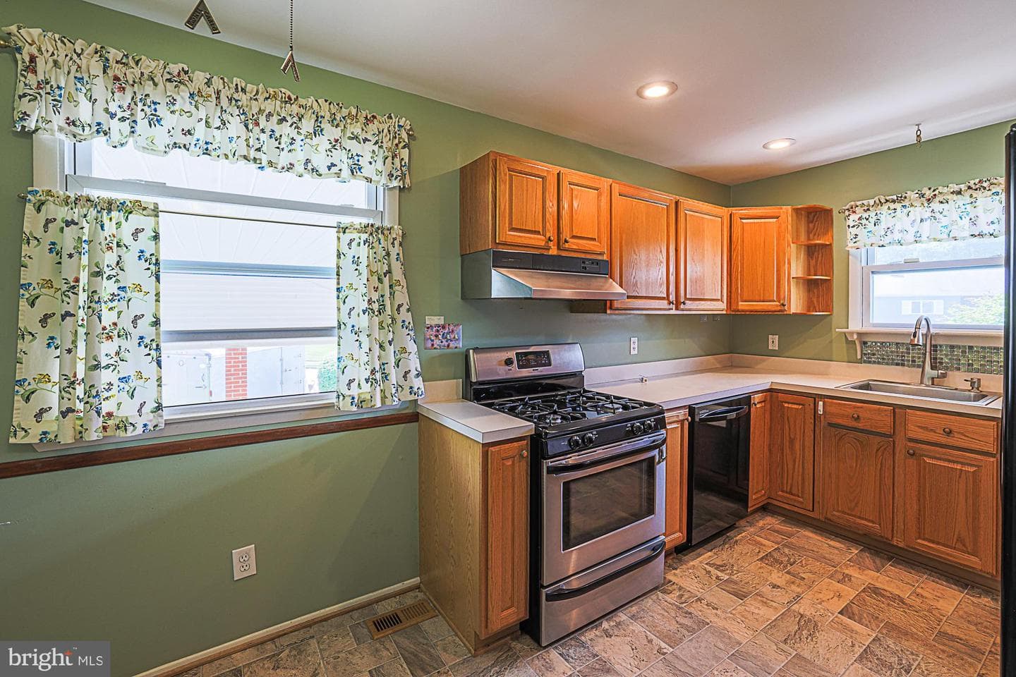 9106 Sandra Park Road photo 12