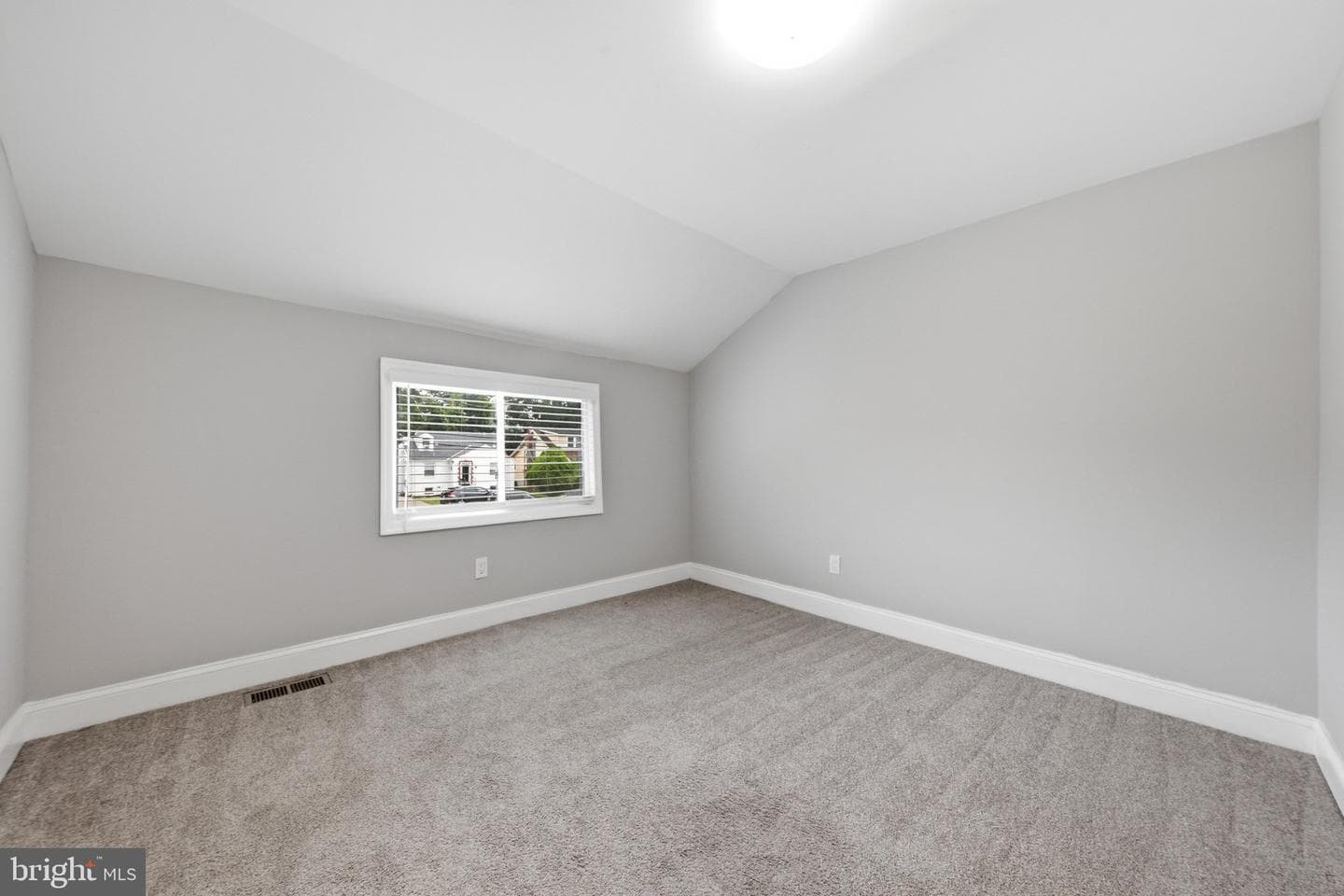 3524 Meadowside photo 31