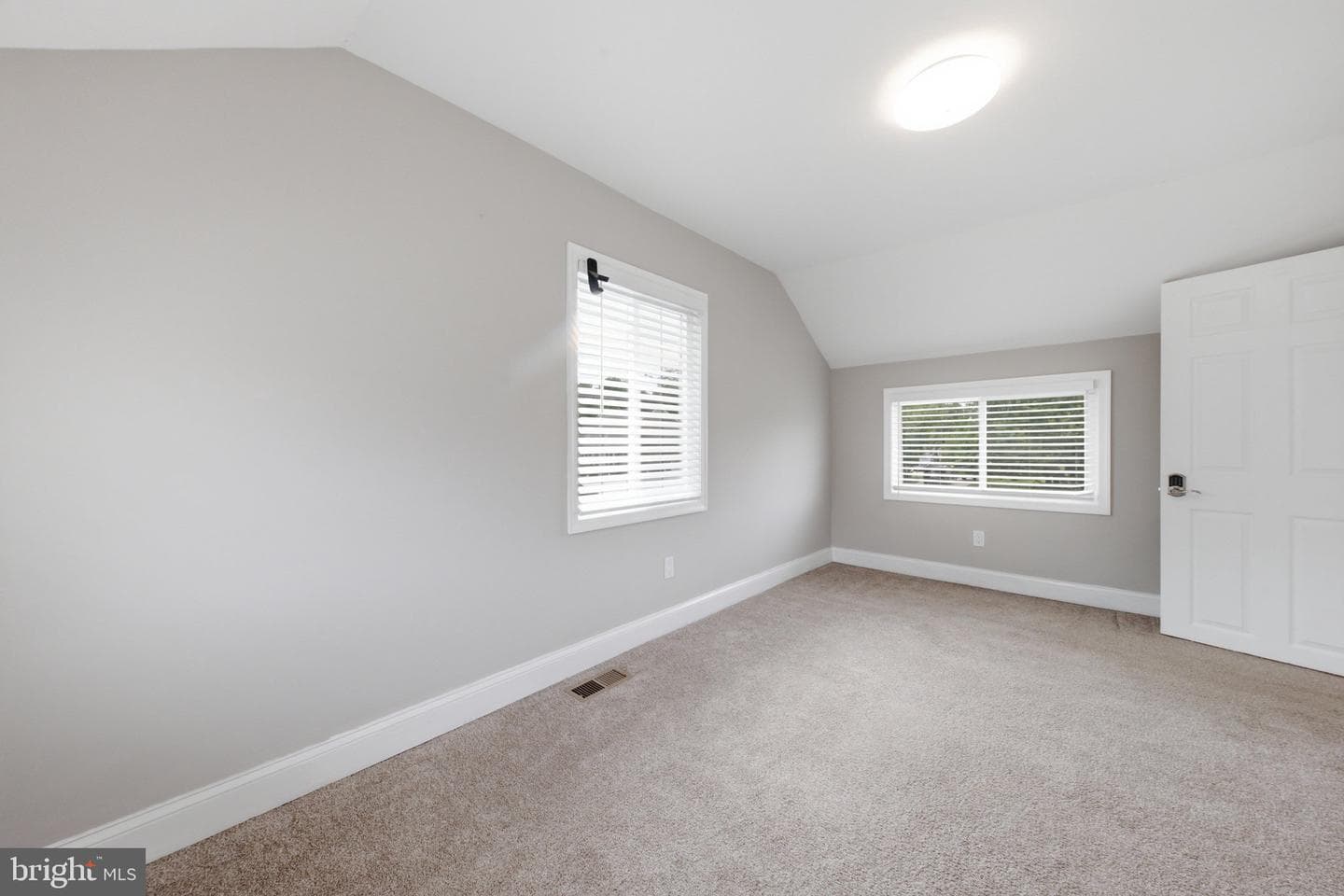 3524 Meadowside photo 38