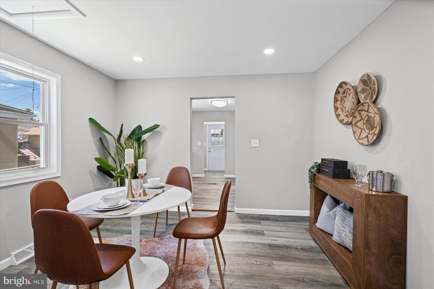 567 Compass Road photo 12