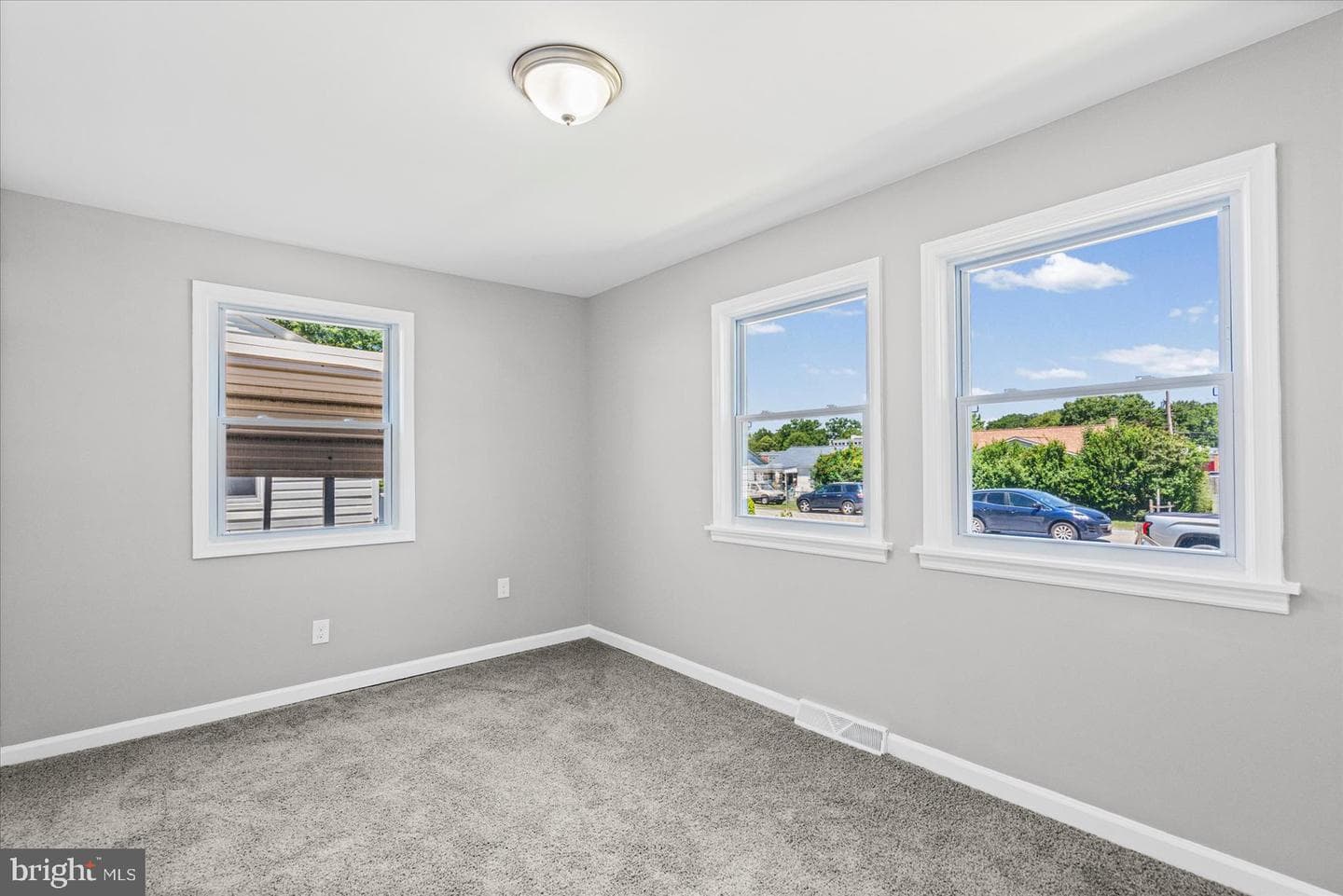 567 Compass Road photo 27