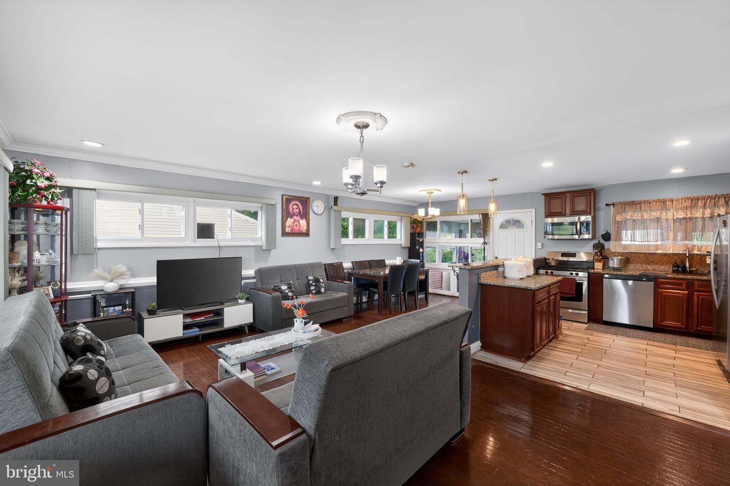 5909 Charnwood Road photo 7