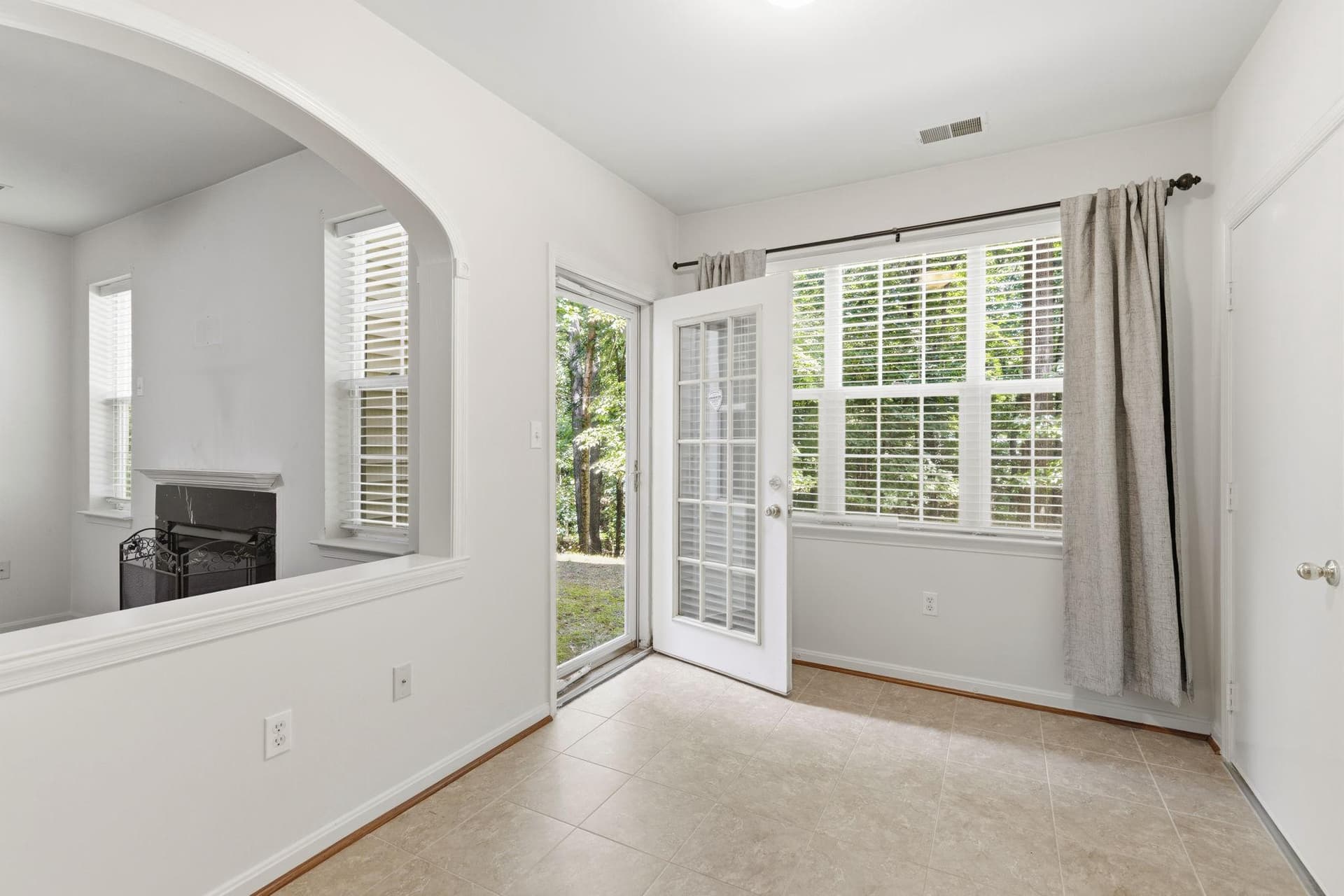9695 Devedente Drive #100 photo 17