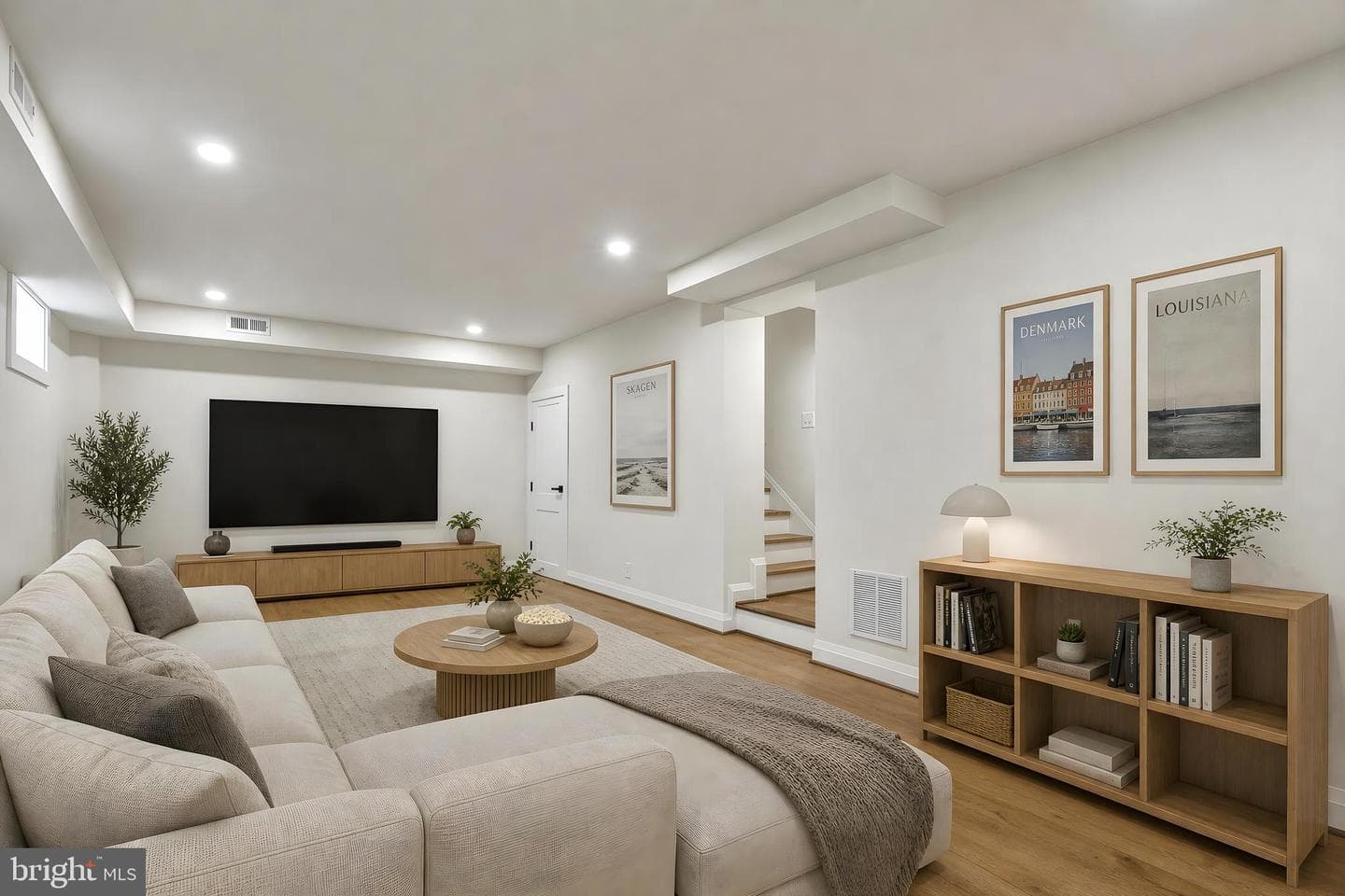 908 Stevenson photo 25