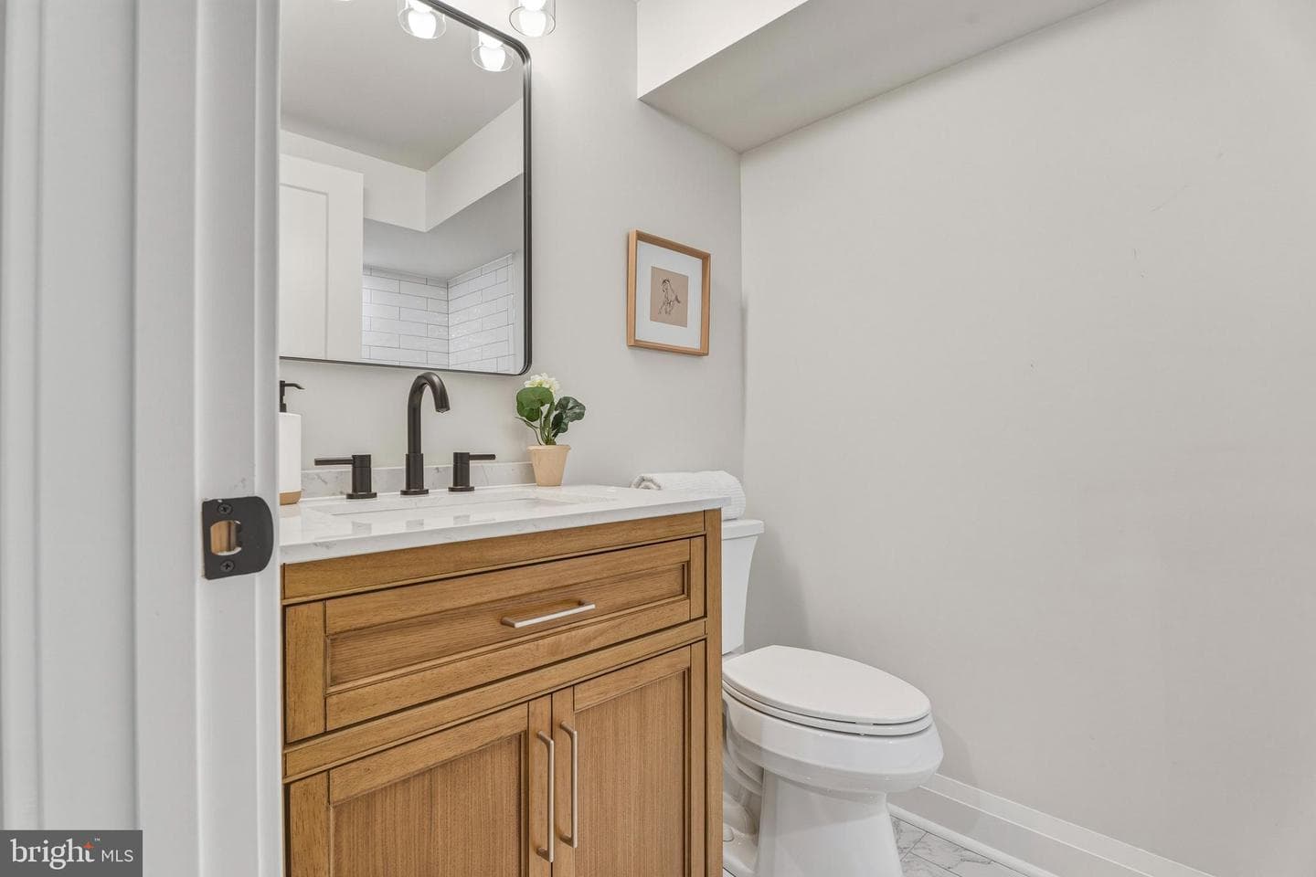 908 Stevenson photo 29