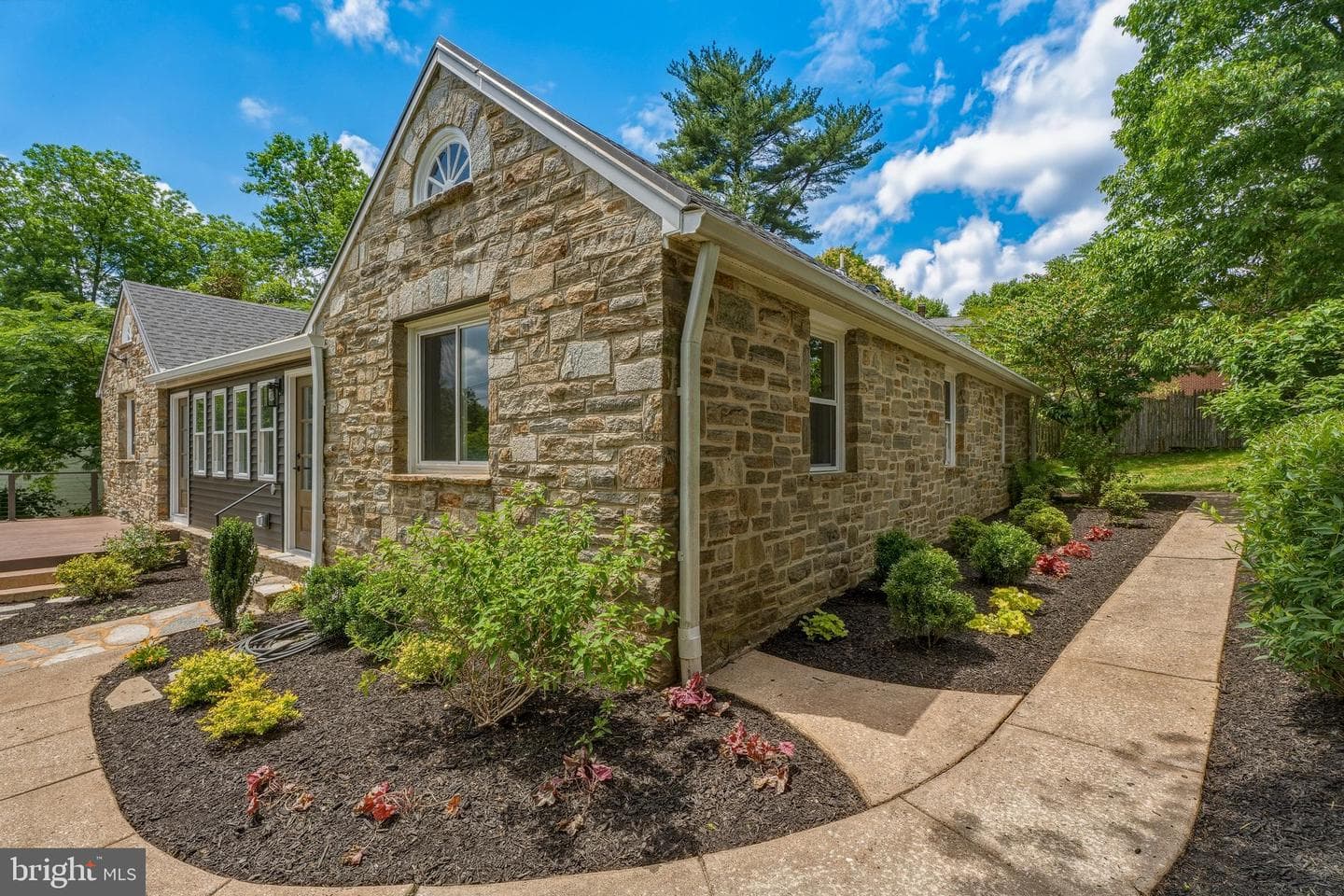 908 Stevenson photo 32