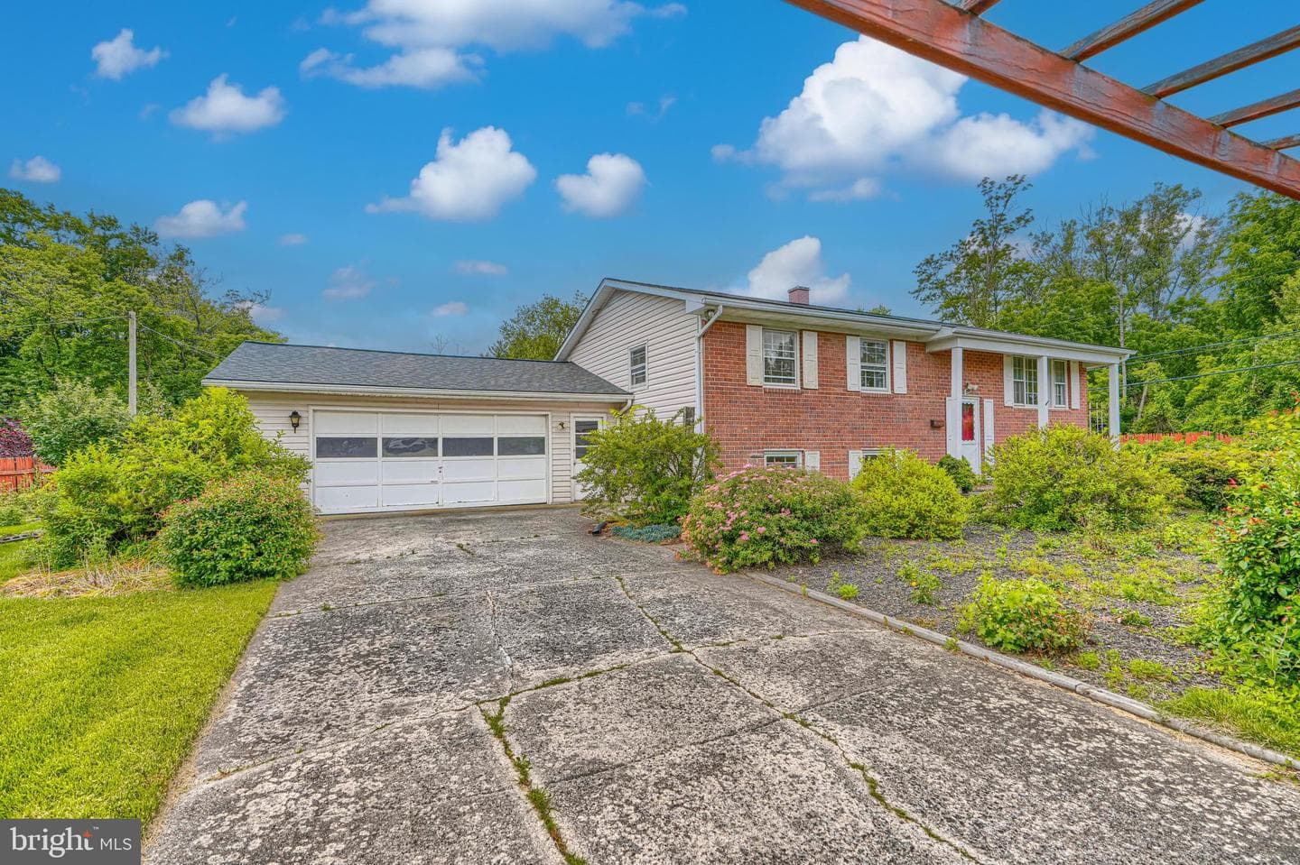 201 Mysticwood Road photo 3