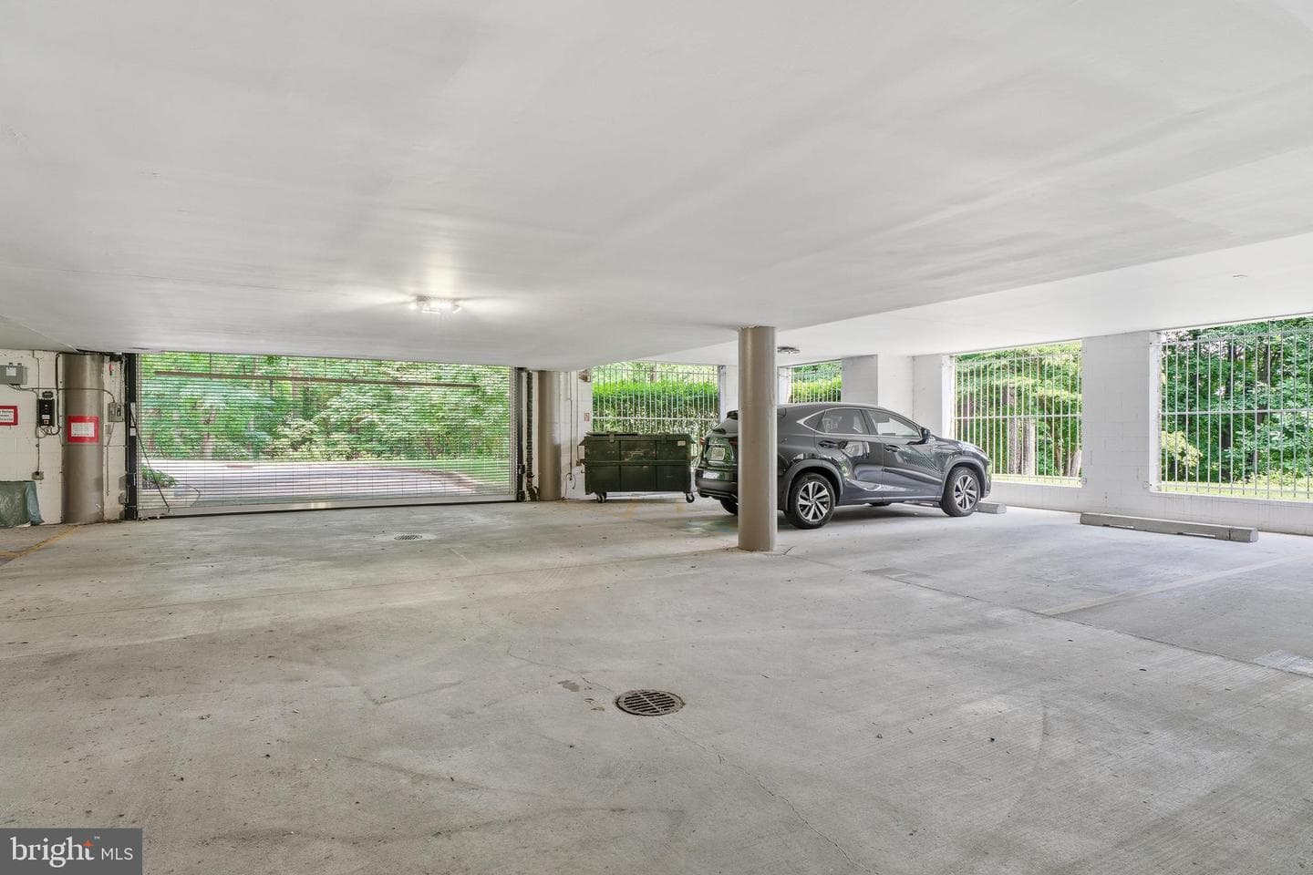 215 Belmont Forest Court #403 photo 37