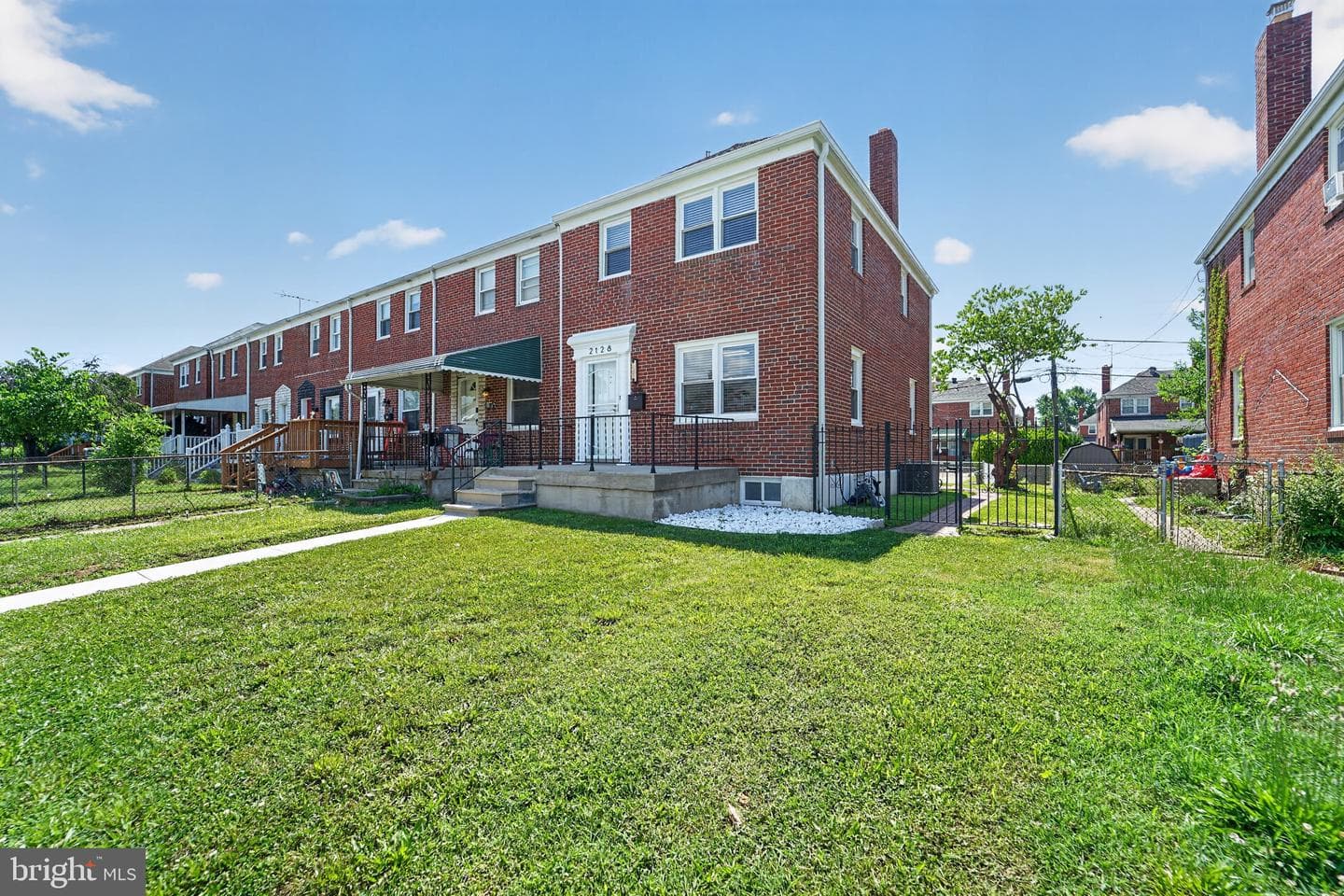 2128 Redthorn photo 30