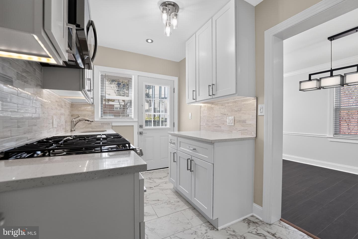 2128 Redthorn photo 6