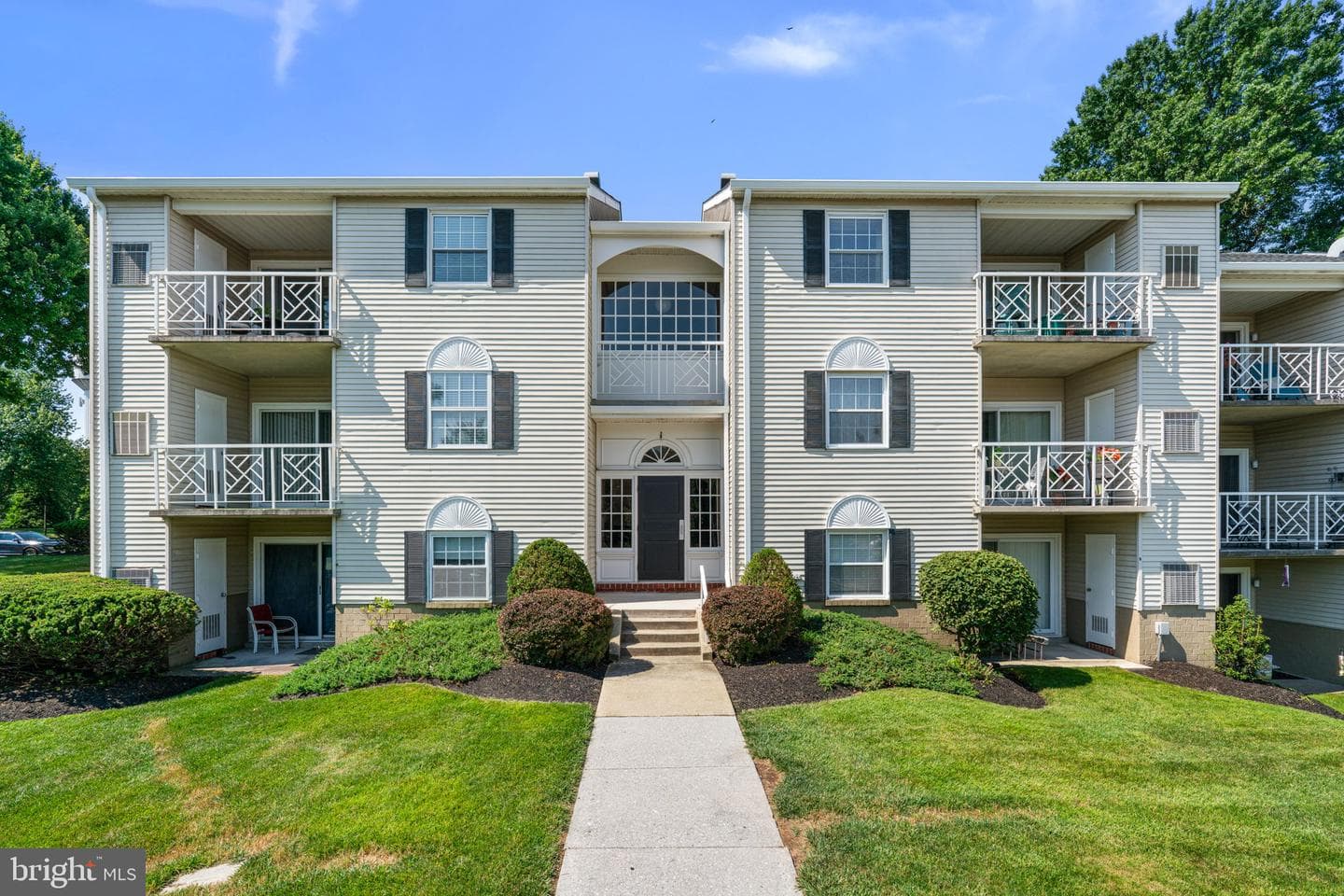 1 Elphin Court #301 photo 31