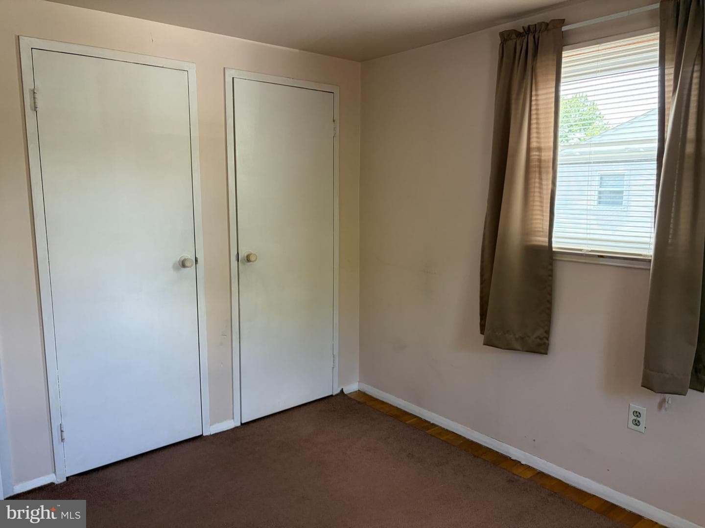 638 Kingston Road photo 12