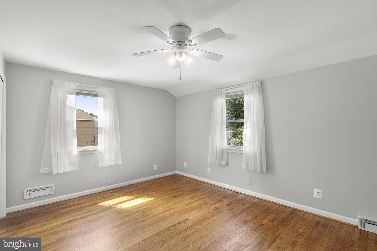 2019 Norhurst Way N photo 37