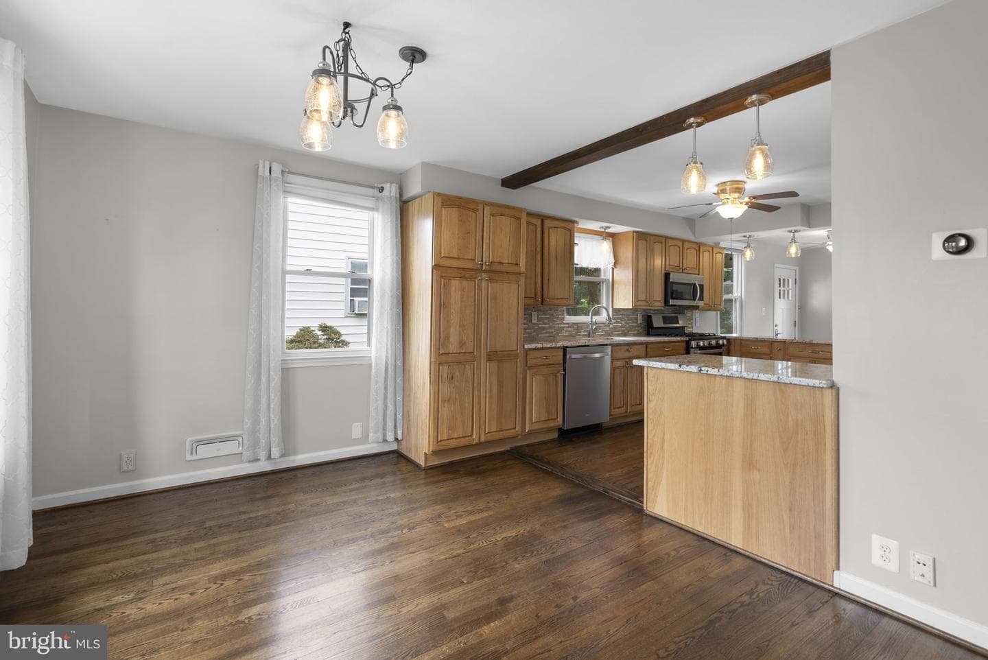 2019 Norhurst Way N photo 9