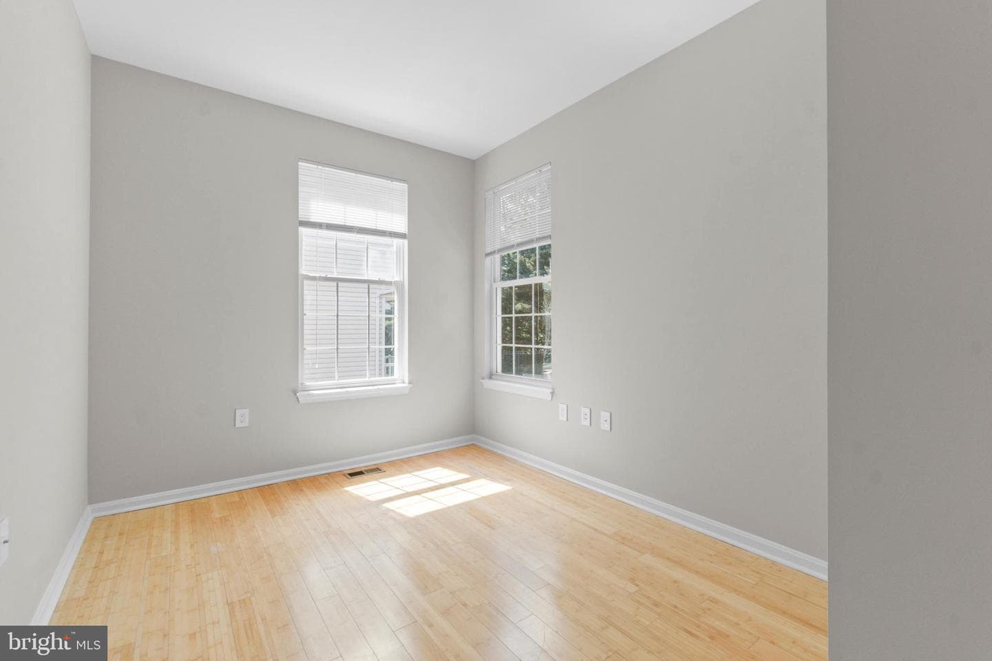 519 Ensemble Ct photo 24