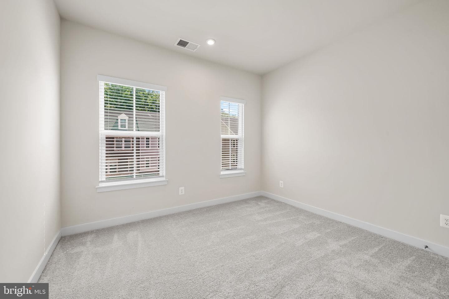 10837 Beckenham Street photo 21