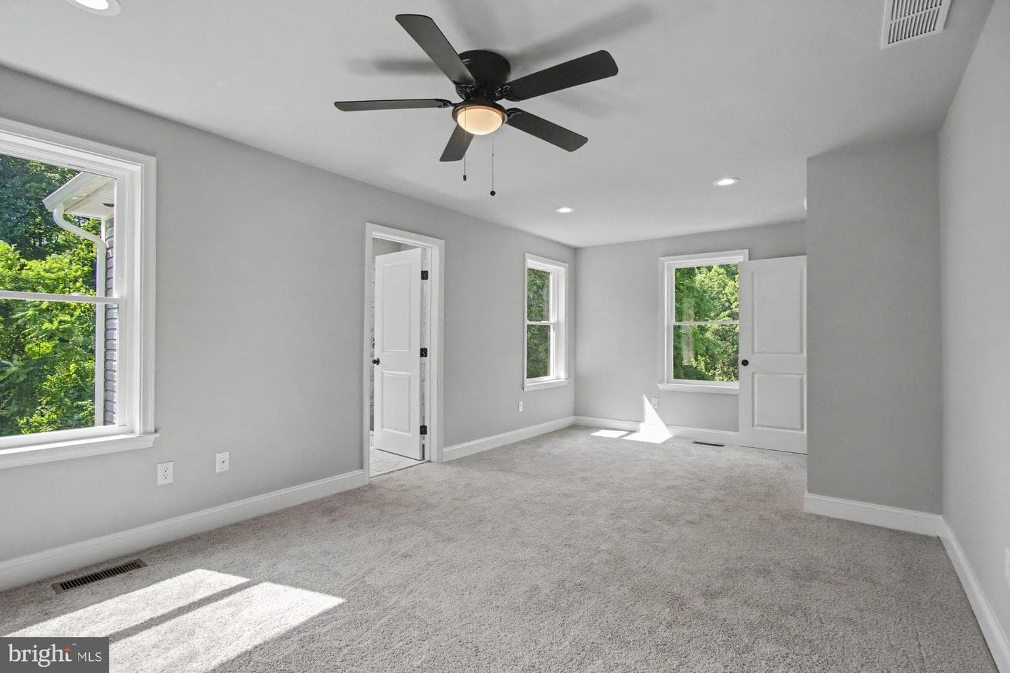 7501 Riddle Avenue photo 37
