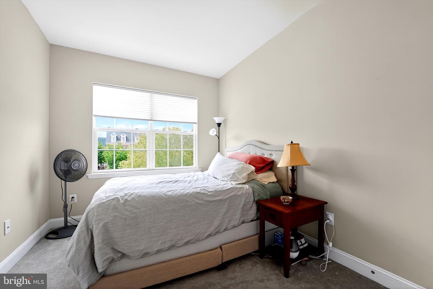 130 Linden Place photo 16