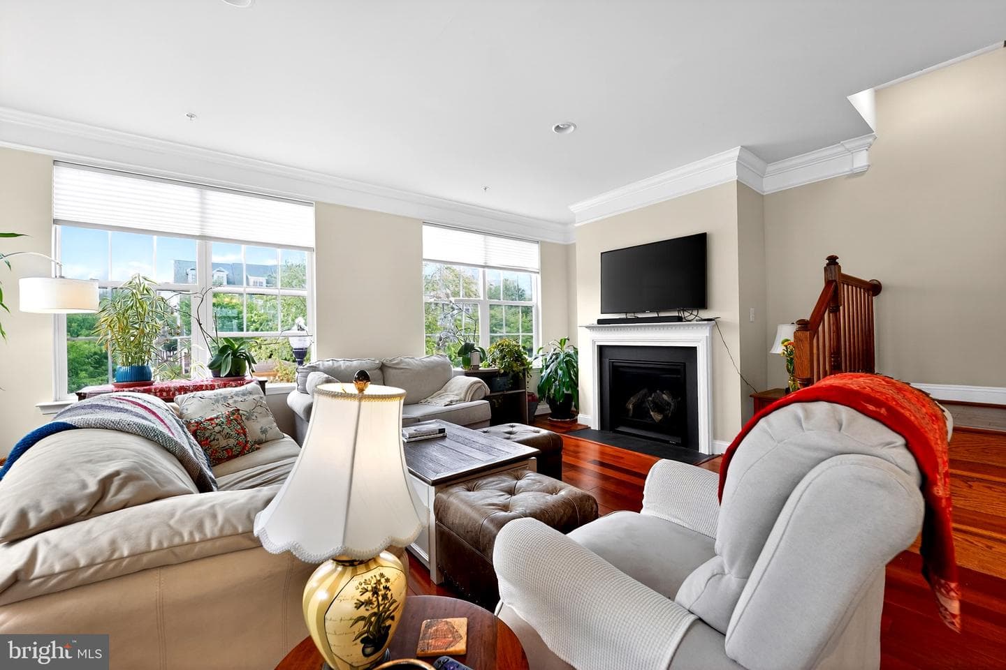 130 Linden Place photo 4