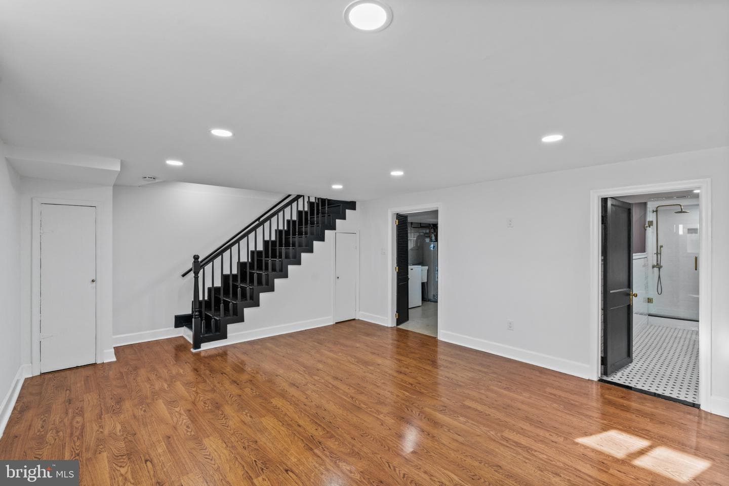 327 Stratford Road photo 14