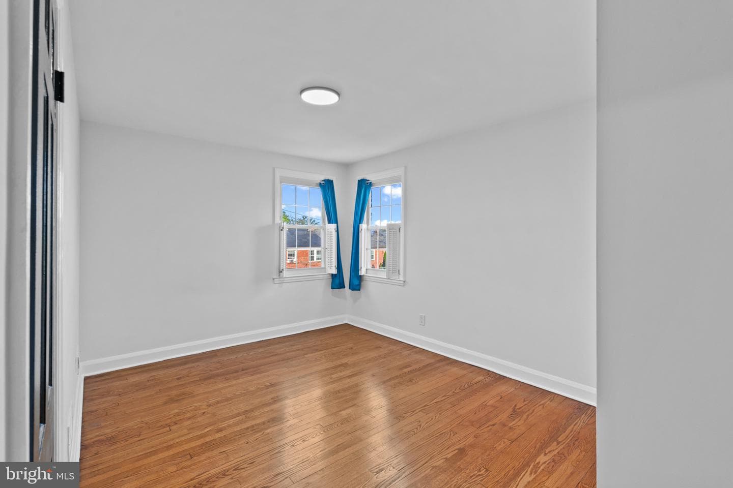 327 Stratford Road photo 16