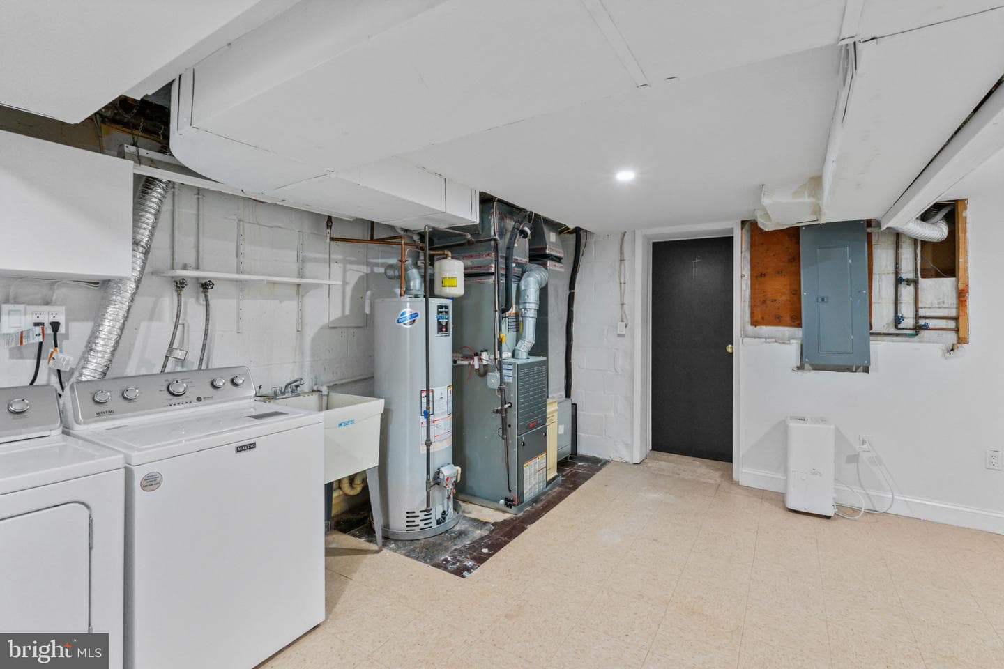 327 Stratford Road photo 24