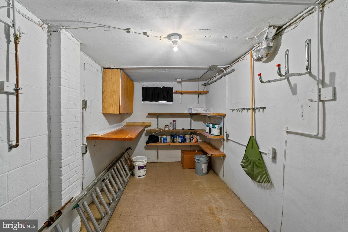 327 Stratford Road photo 26