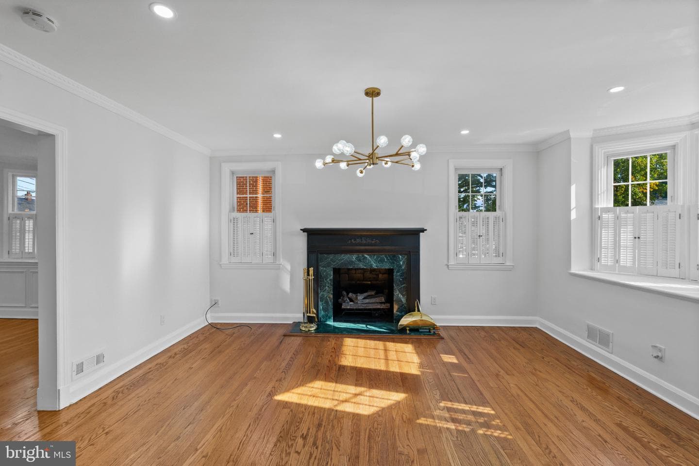 327 Stratford Road photo 4