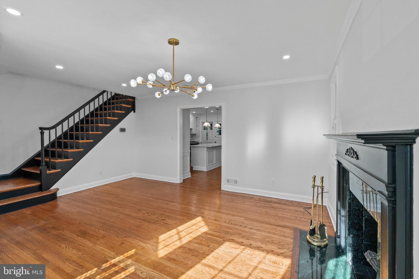 327 Stratford Road photo 5