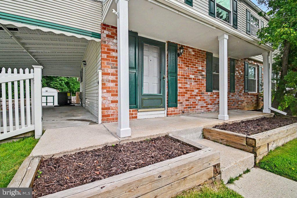 8614 Manorfield Road photo 3