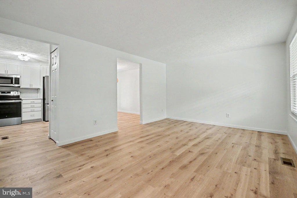 8614 Manorfield Road photo 6