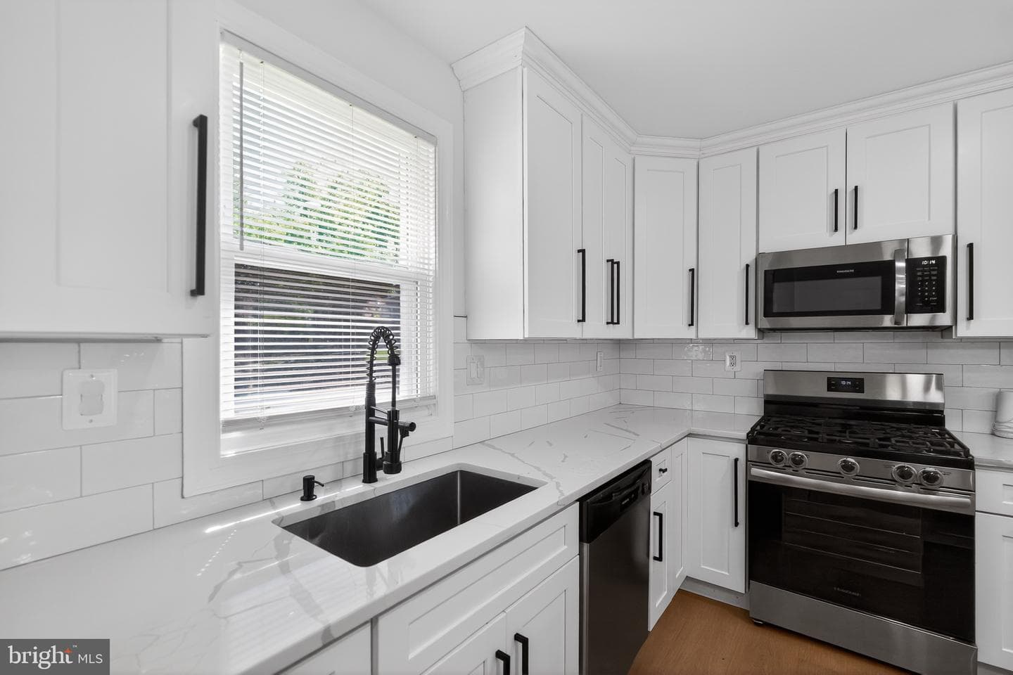 3129 Lugine Ave photo 11