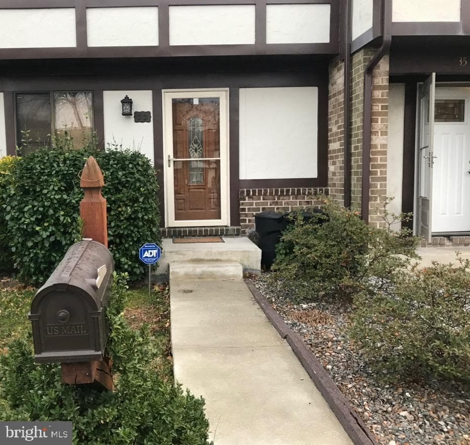 33 Bourbon Court photo 1