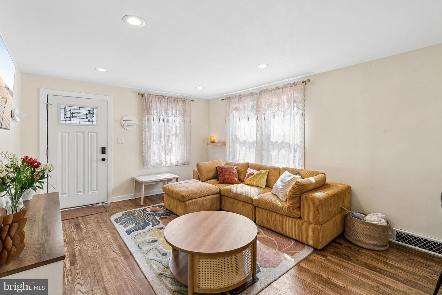 2716 Maple Avenue photo 6