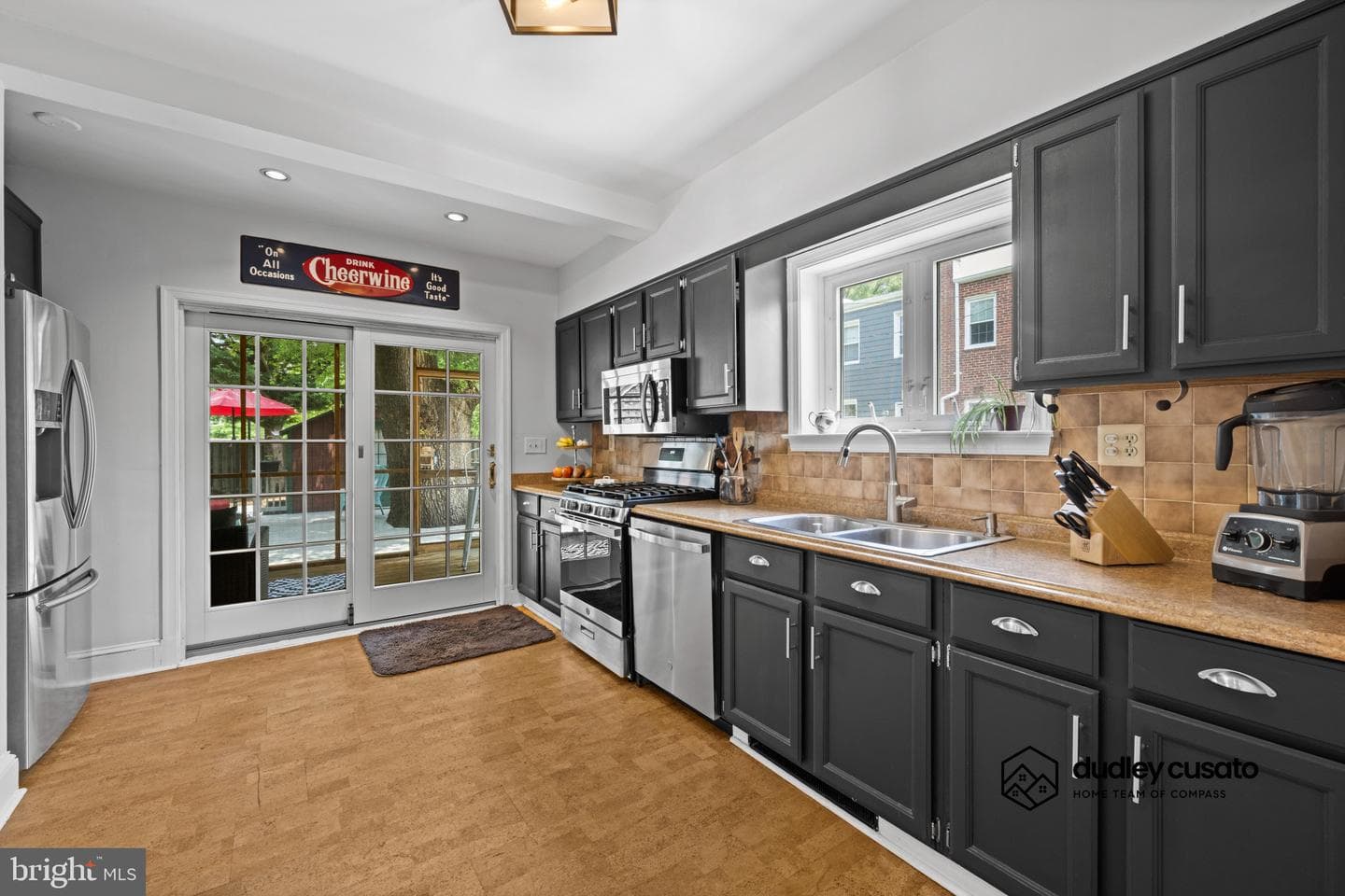 47 Willow Avenue photo 10