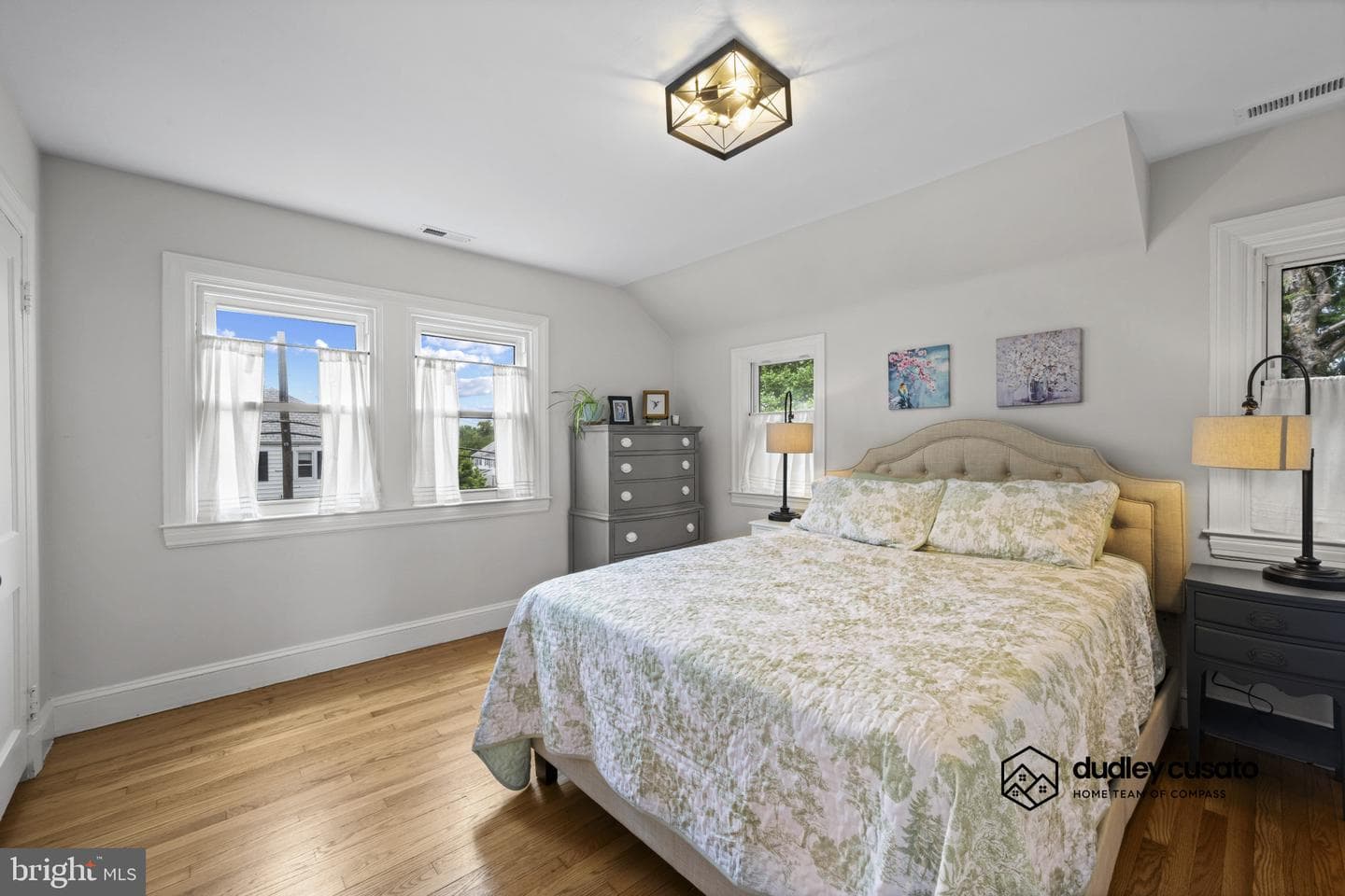 47 Willow Avenue photo 14