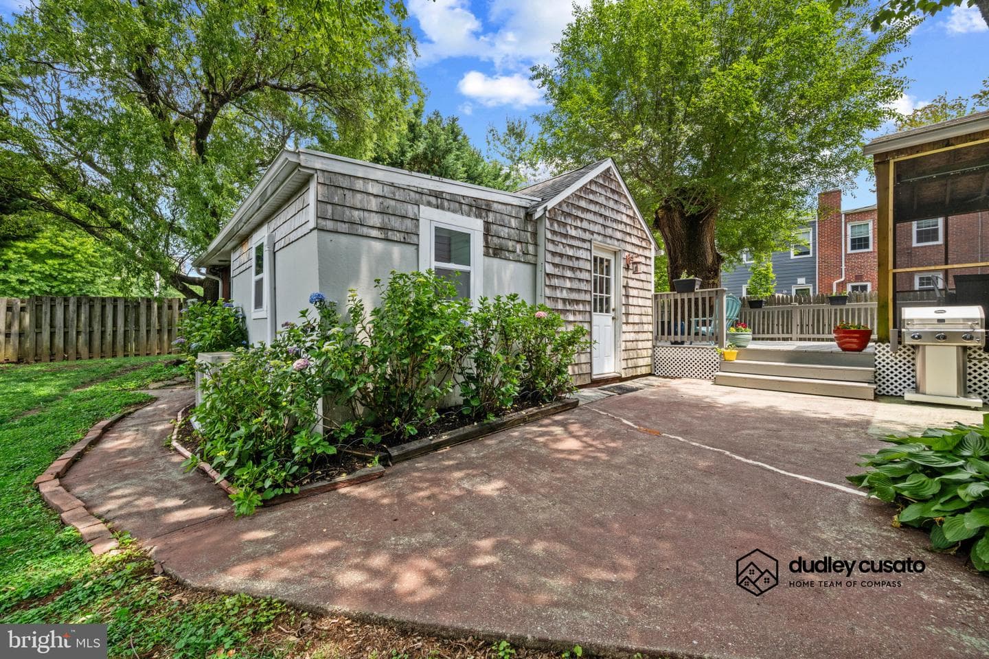 47 Willow Avenue photo 29