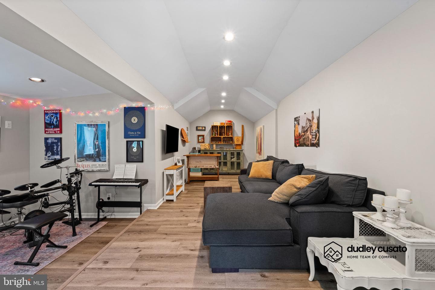 47 Willow Avenue photo 31