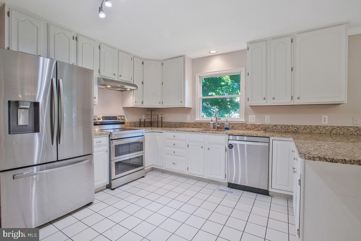9200 Hines Meadow Way photo 19
