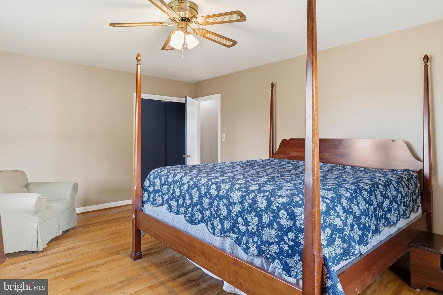 9414 Avondale Road photo 10