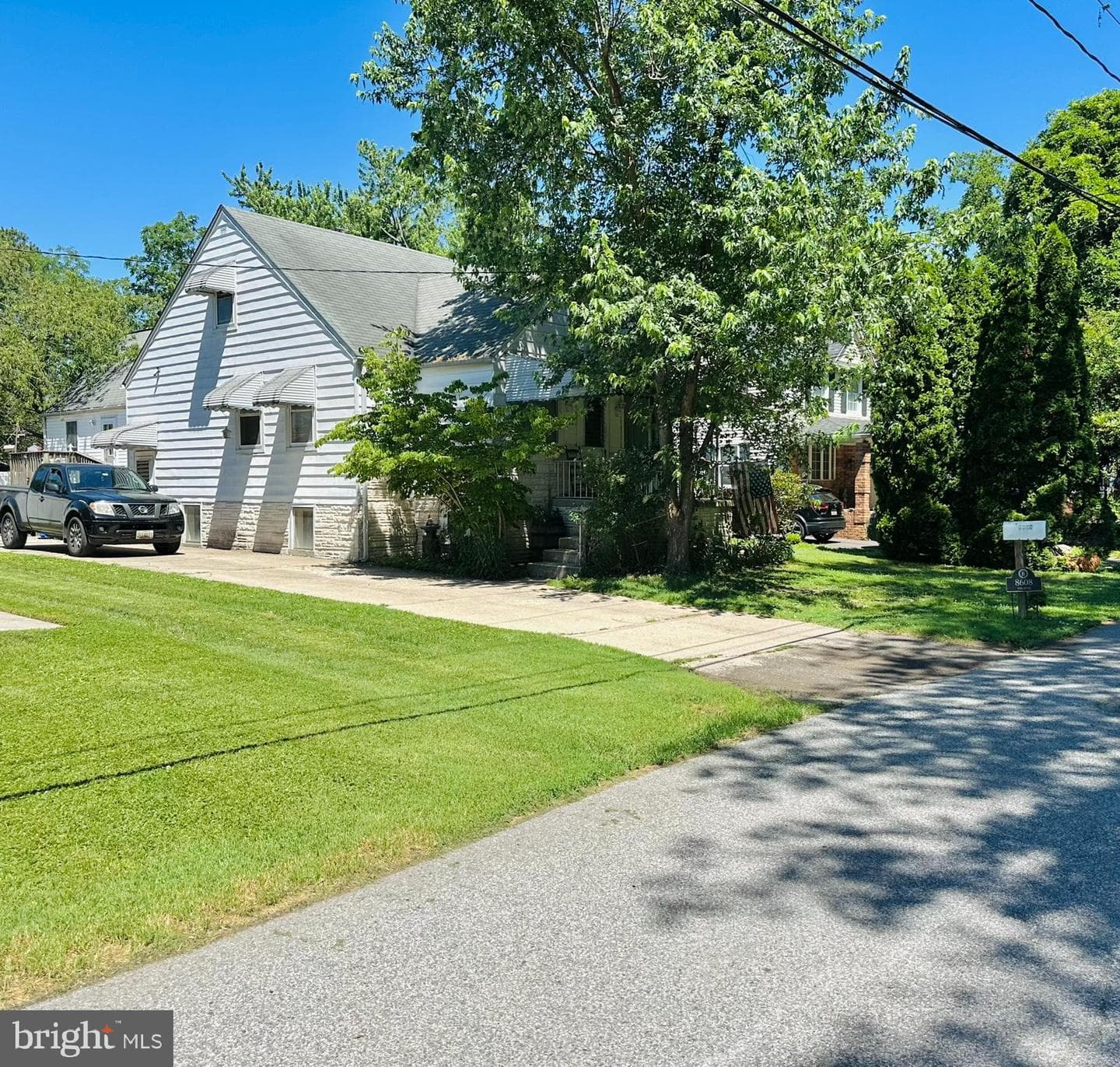8608 Oak Road photo 5