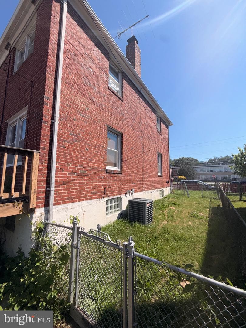 136 Kingston Road photo 21