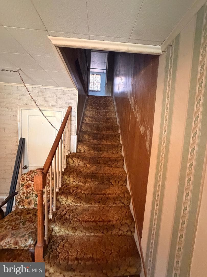 136 Kingston Road photo 3