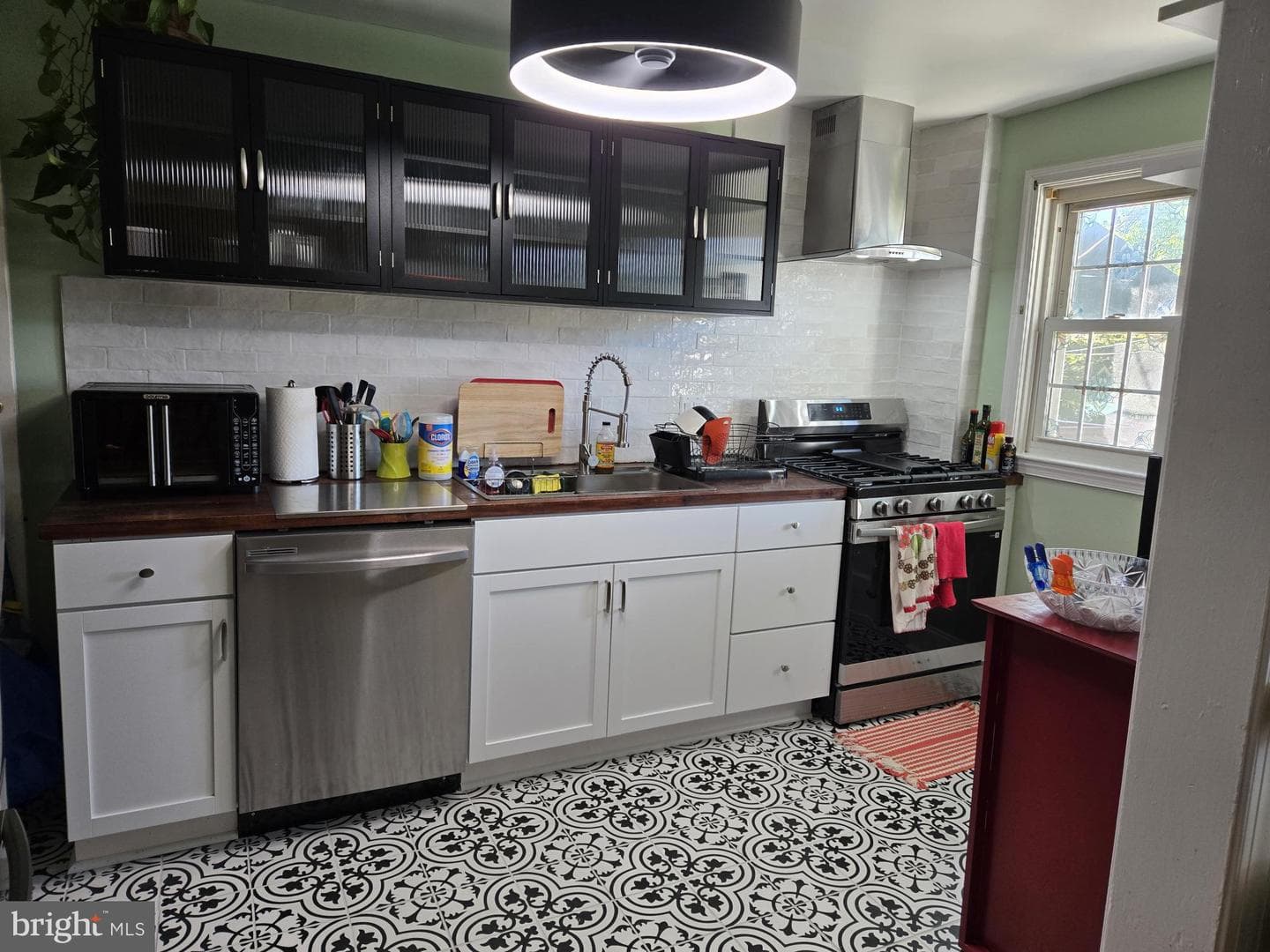 6125 Regent Park photo 3