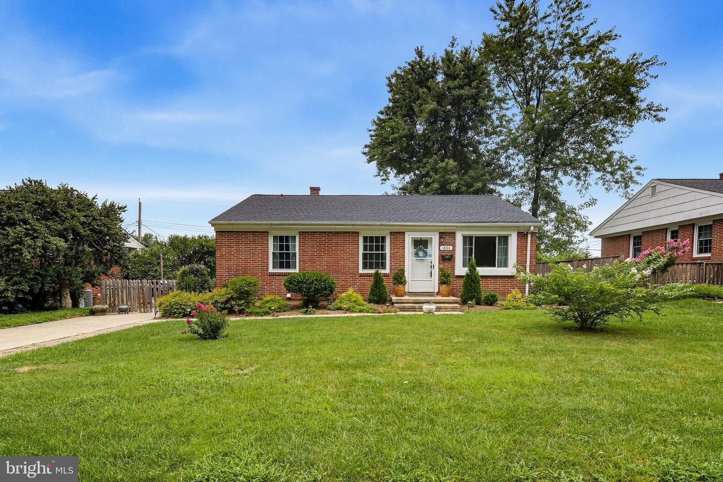 1034 Donington Circle photo 1
