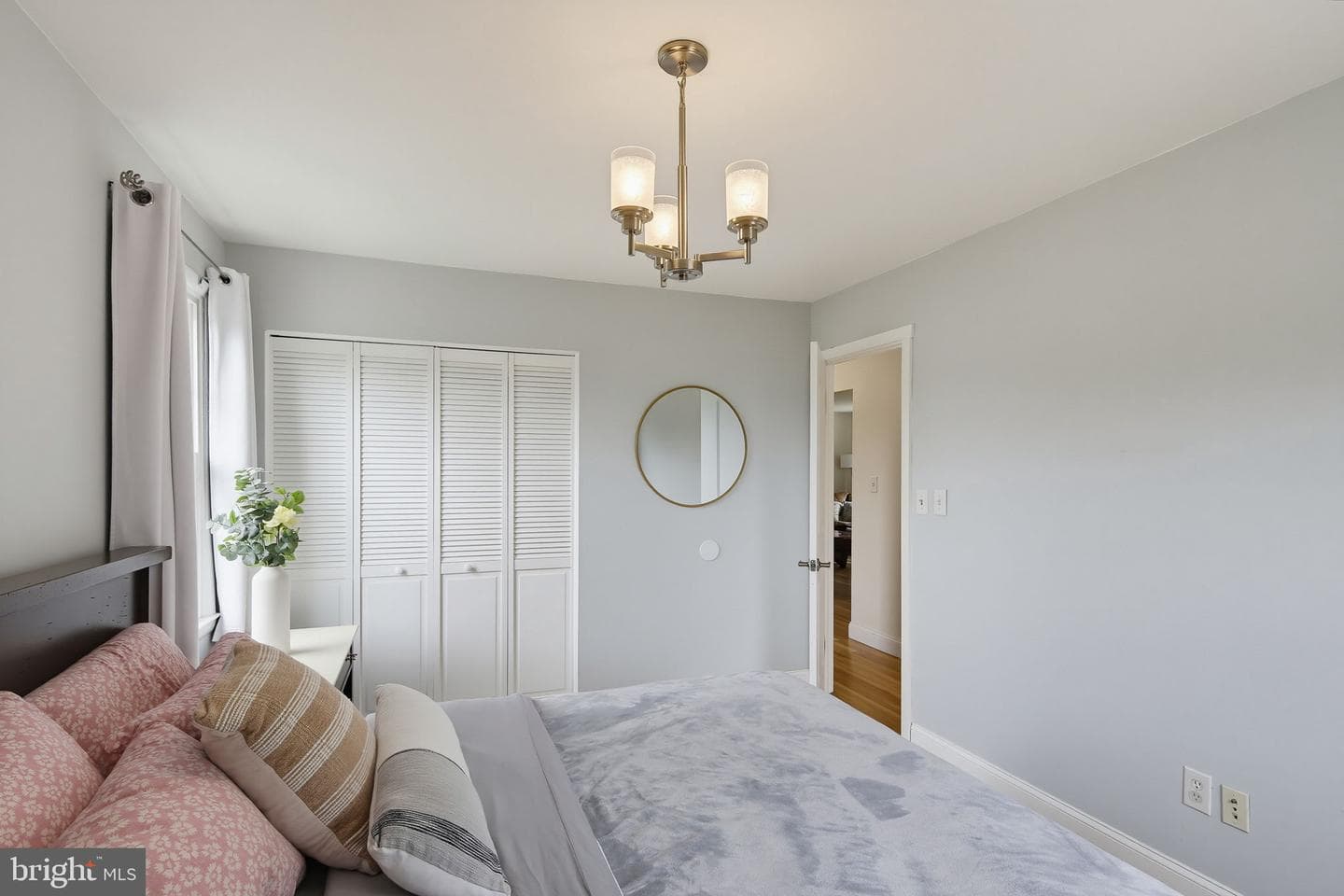 1034 Donington Circle photo 14
