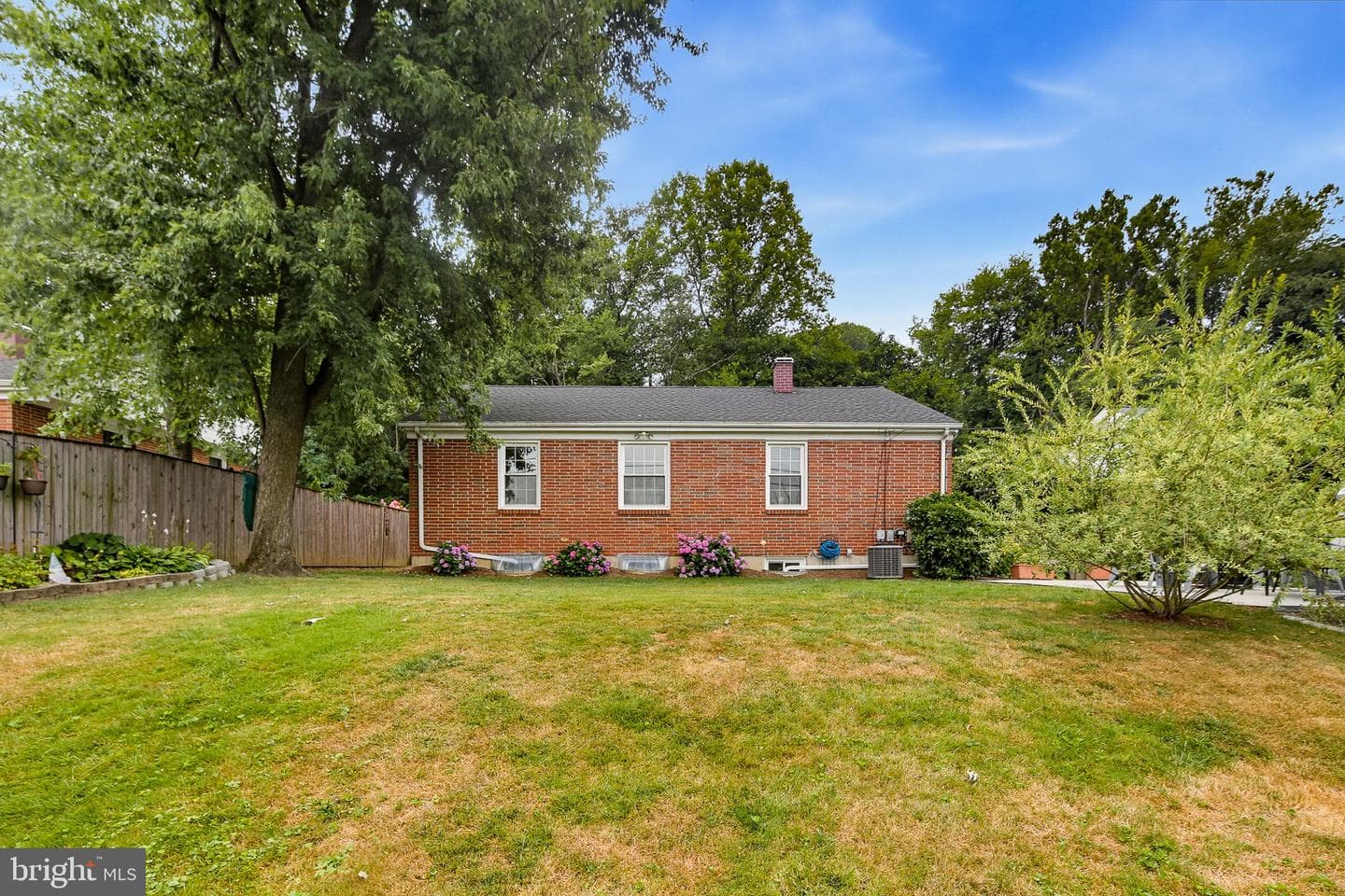 1034 Donington Circle photo 41