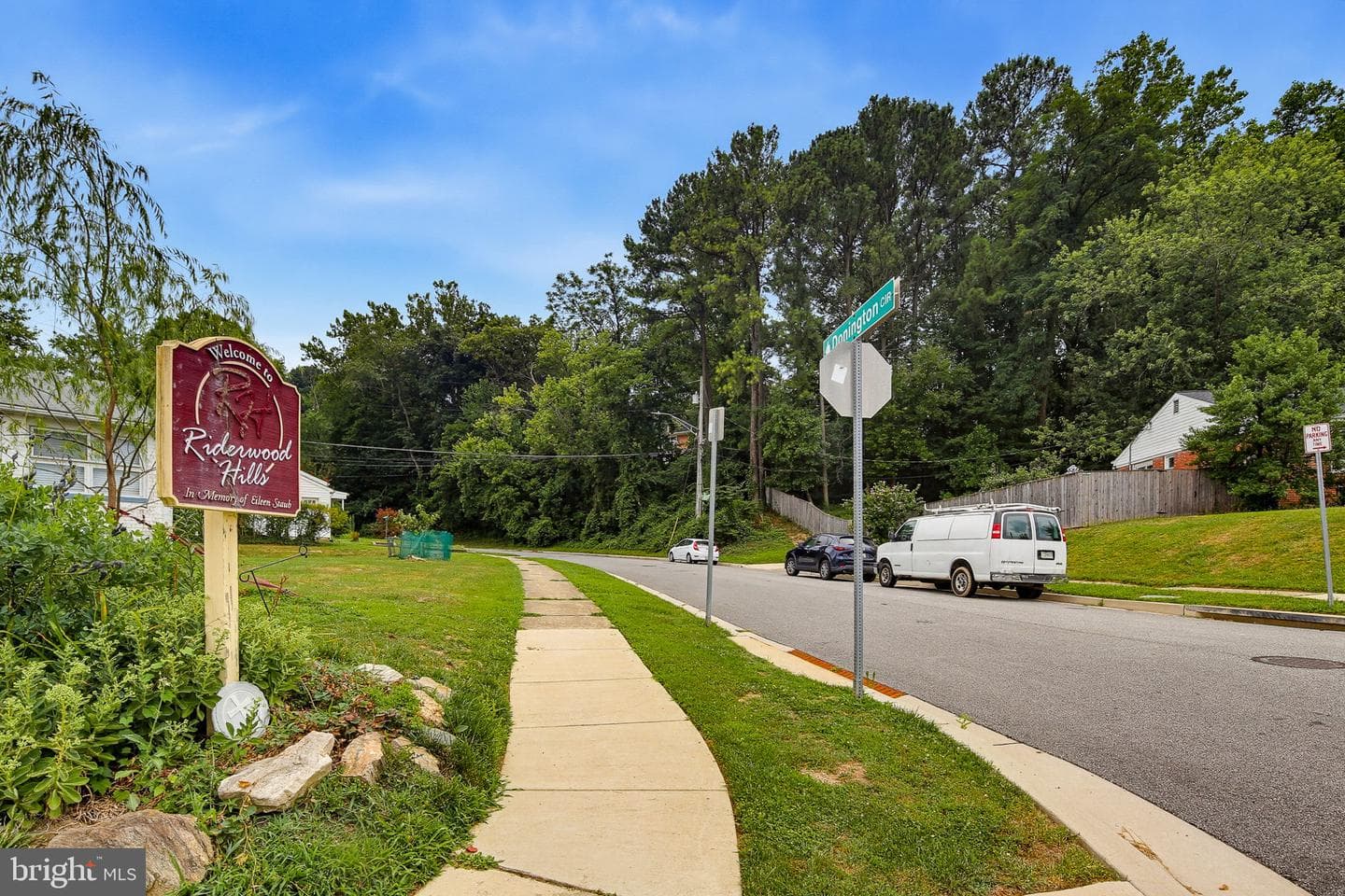 1034 Donington Circle photo 43