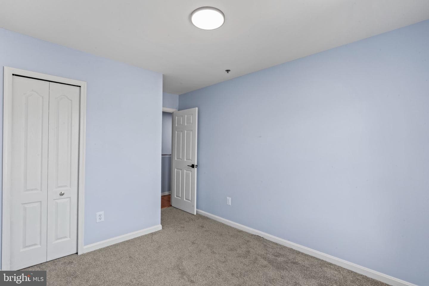 122 Persimmon Circle photo 3